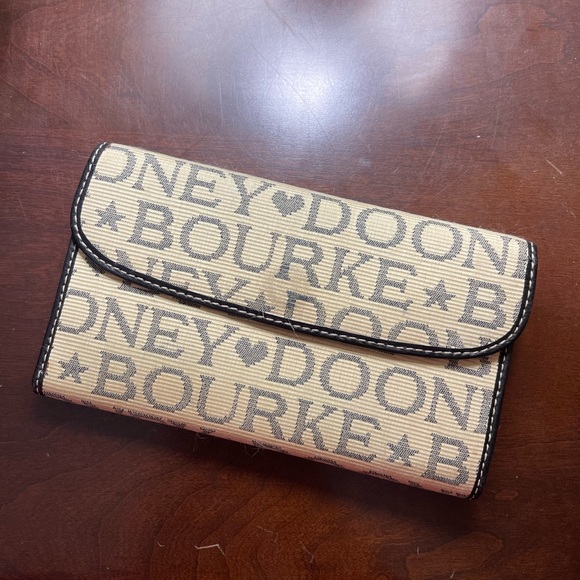 Dooney & Bourke Handbags - Dooney and Bourke wallet